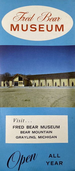 Fred Bear Museum  and Bear Mountain - Old Postcard And Promos (newer photo)